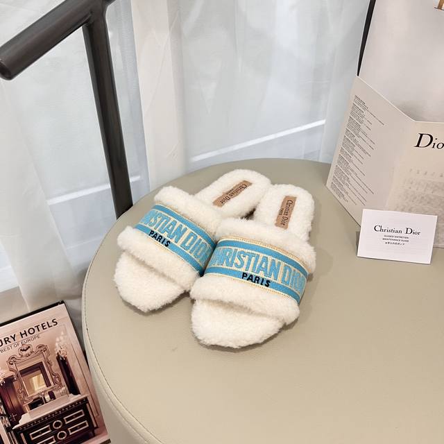 出厂： Dior 迪奥 顶级专柜 新款限定 官网上新 独家首发 迪奥 Dior 24Ss -羊毛拖 迪奥毛拖 Dior毛拖 Dior 小红书毛拖新品 秋冬oot