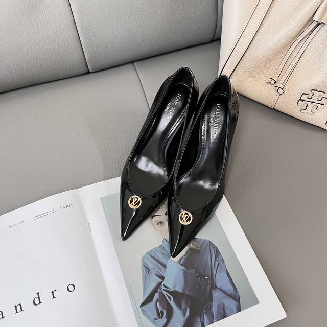 出厂： Louis Vuitton 顶级专柜 新款限定 官网上新 全球首发 Lv-路易威登 24Ss-尖头高跟 Lv高跟 Lv鞋控 Lv尖头 小红书推荐新款 顶