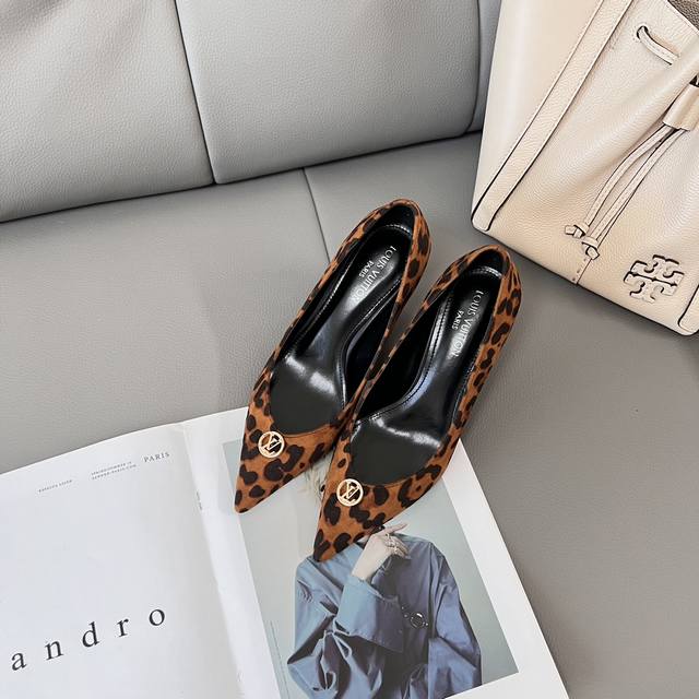 出厂： Louis Vuitton 顶级专柜 新款限定 官网上新 全球首发 Lv-路易威登 24Ss-尖头高跟 Lv高跟 Lv鞋控 Lv尖头 小红书推荐新款 顶
