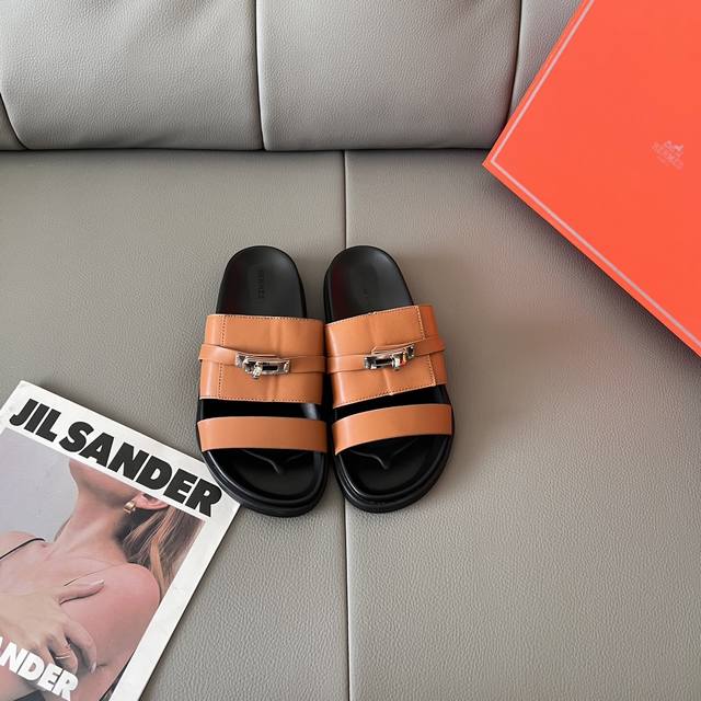 出厂： Hermes 爱马仕2025顶级专柜 早春新款 官网上新 爱马仕种草新品 25Ssh扣二舅拖 二舅拖 爱马仕 Hermes 早春多巴胺穿搭 专柜限定 小