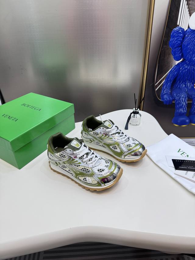 出厂： 高版本 Bottega Veneta葆蝶家23Ss秋冬秀款bv Orbit运动鞋 王一博 同款 情侣款休闲鞋老爹鞋！Runner运动鞋！原版购入开发！