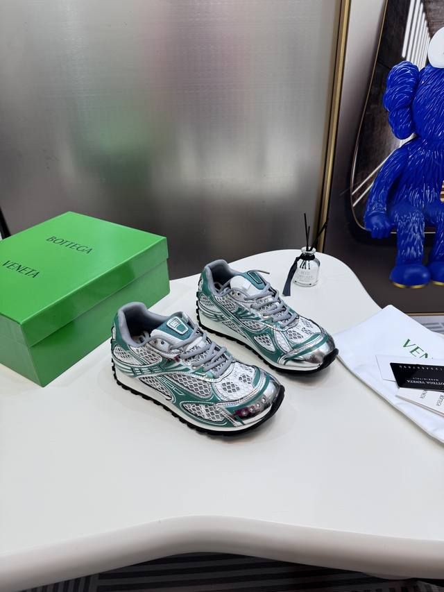 出厂： 高版本 Bottega Veneta葆蝶家23Ss秋冬秀款bv Orbit运动鞋 王一博 同款 情侣款休闲鞋老爹鞋！Runner运动鞋！原版购入开发！
