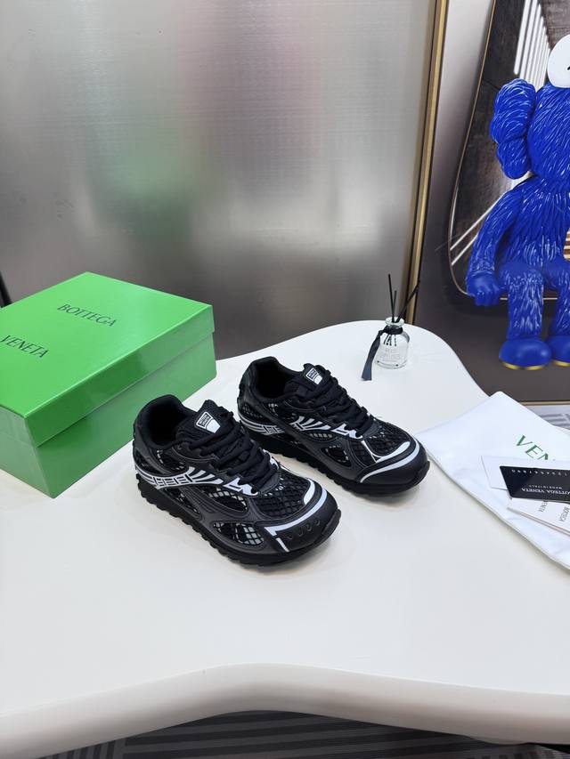 出厂： 高版本 Bottega Veneta葆蝶家23Ss秋冬秀款bv Orbit运动鞋 王一博 同款 情侣款休闲鞋老爹鞋！Runner运动鞋！原版购入开发！