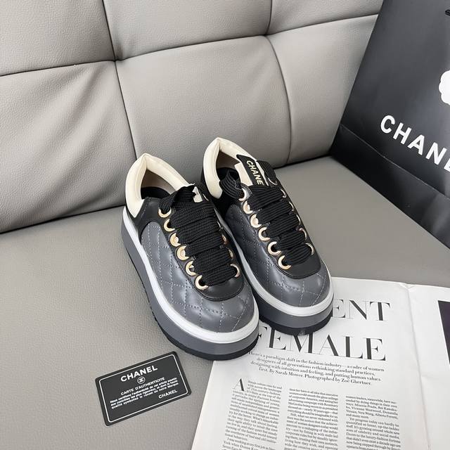 出厂： Chanel 香奈儿 2025顶级专柜 官网上新 独家首发 Chanel 香奈儿25Ss顶奢绣线厚底休闲鞋 小白鞋 Chanel厚底 Chanel小白鞋