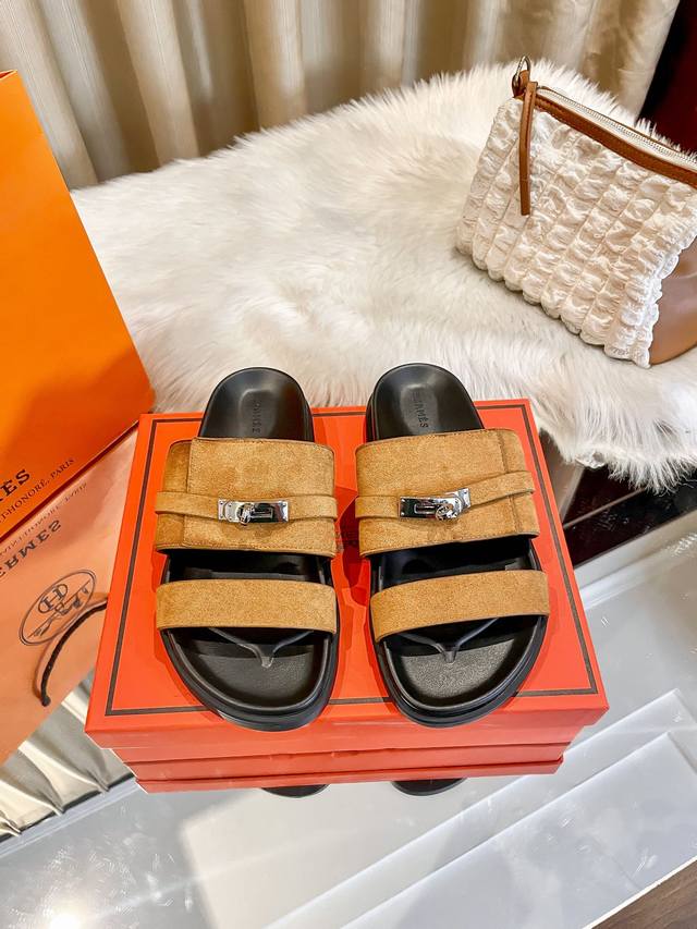 出厂： Hermes 爱马仕2025顶级专柜 早春新款 官网上新 爱马仕种草新品 25Ssh扣二舅拖 二舅拖 爱马仕 Hermes 早春多巴胺穿搭 专柜限定 小