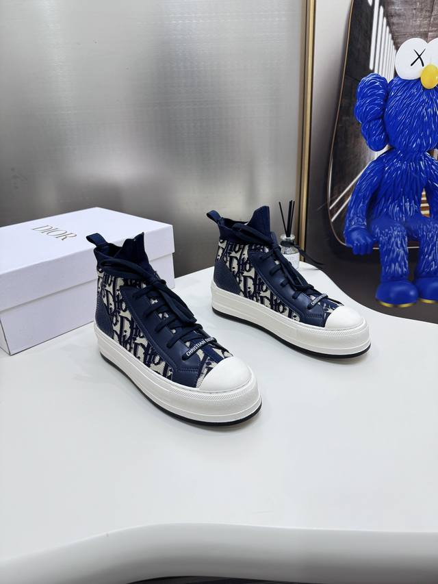 出厂： 厚底飞织 Ss Dior Oblique 穿孔科技迪奥针织高筒运动鞋 市面上唯一对版高端品质 原版拆解开发，每个细节都不放过， 真正意义上的原版复刻，
