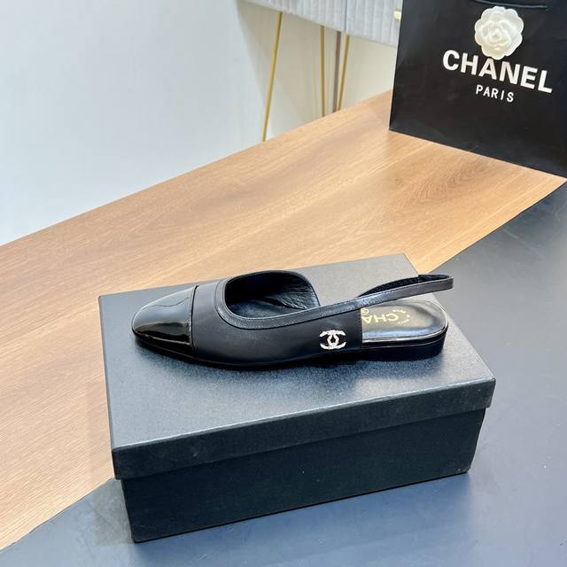 顶级版本 官网同步chanel 24早秋新款 平底后空鞋、Slingback凉鞋 香奶奶家一贯的优雅名媛气质 高级感十足 上脚非常nice～ 不管光脚穿或搭配裙