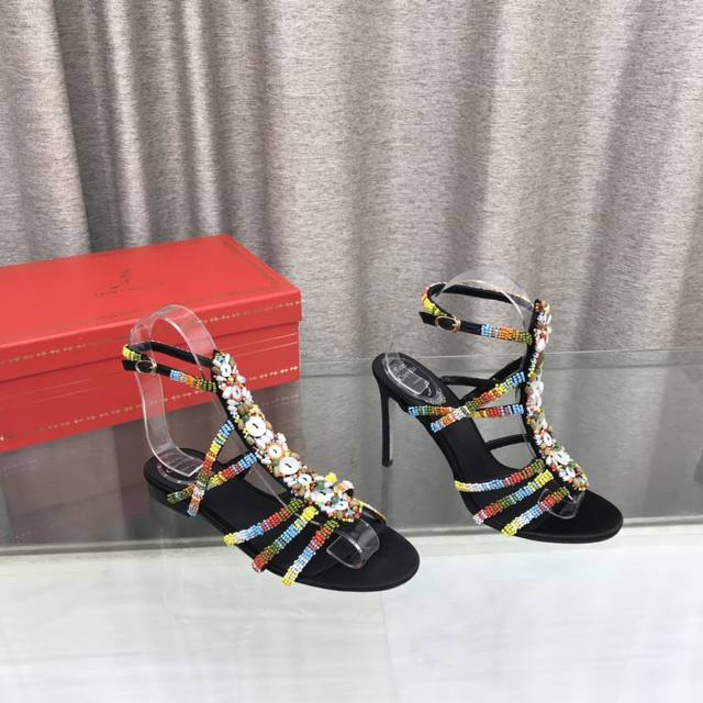冲量价: R C S 纯手工粗跟凉鞋℡ 纯手工高跟鞋来自大自然的馈赠，彩色贝壳植物做成的各种形状一针一线缝制而成，色彩搭配让人感觉神秘而充满力量的一款美鞋～ 内