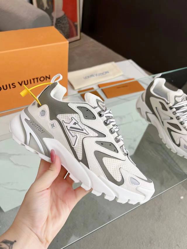 冲量价: Louis Vuitton 路易威登 Lv 新款专柜同步发售，完全1比1复刻，鞋底：特供原版底，原厂跟单货，高品质，可随意进出专柜，欢迎对比。全套包装