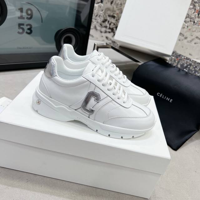 冲量价: Celine赛琳runner Cr-01 牛皮低邦运动鞋；时髦酷女孩时尚轻松又高级，无论是通勤还是出游统统都hold住！明星同款 时尚百搭舒适度极佳原