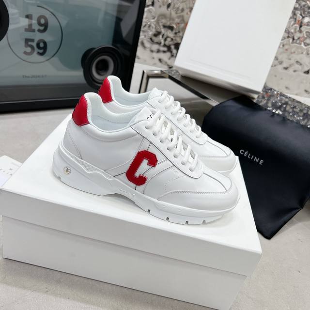 冲量价: Celine赛琳runner Cr-01 牛皮低邦运动鞋；时髦酷女孩时尚轻松又高级，无论是通勤还是出游统统都hold住！明星同款 时尚百搭舒适度极佳原