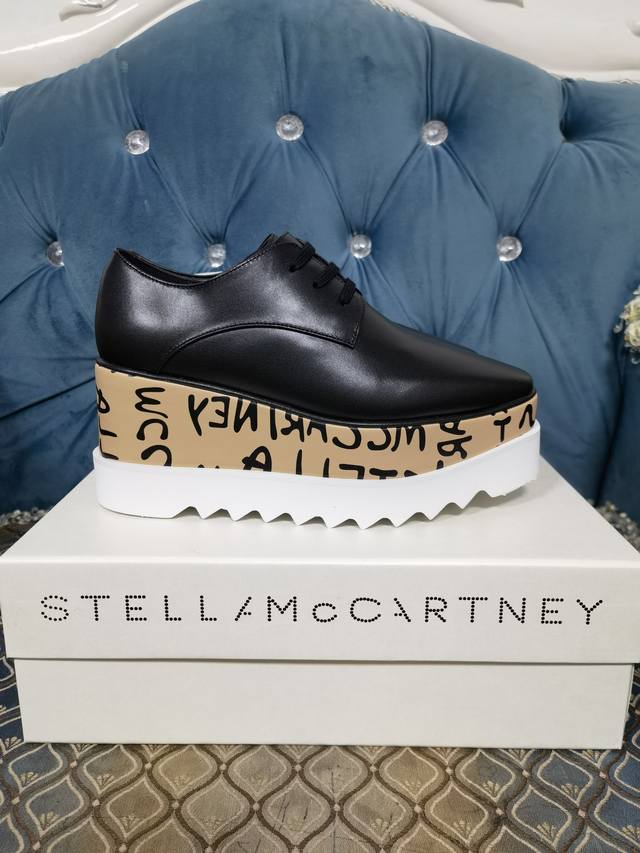 冲量价: 实拍stella Mccartney厚底休闲单鞋 全欧疯抢，面料牛皮，内里垫脚羊皮，100%穿着舒适度。 跟高8厘米，码数34-40，