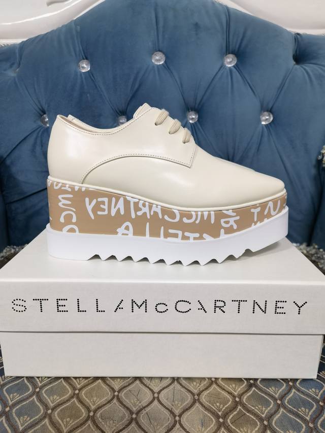 冲量价: 实拍stella Mccartney厚底休闲单鞋 全欧疯抢，面料牛皮，内里垫脚羊皮，100%穿着舒适度。 跟高8厘米，码数34-40，