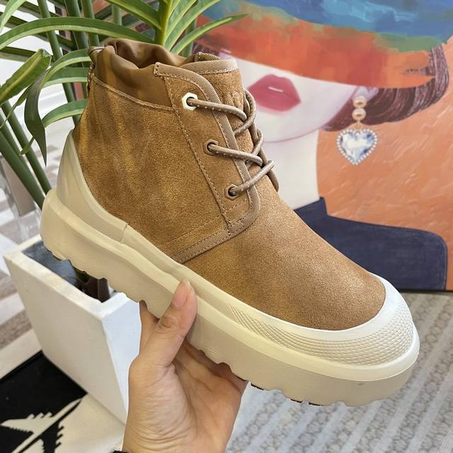 冲量价: Ugg Tasman Weather Hybrid一脚蹬雪地靴 王一博同款经典tasman鞋型之上加入大橘底机能撞色设计环保防水防雪材质兼具时髦与功能