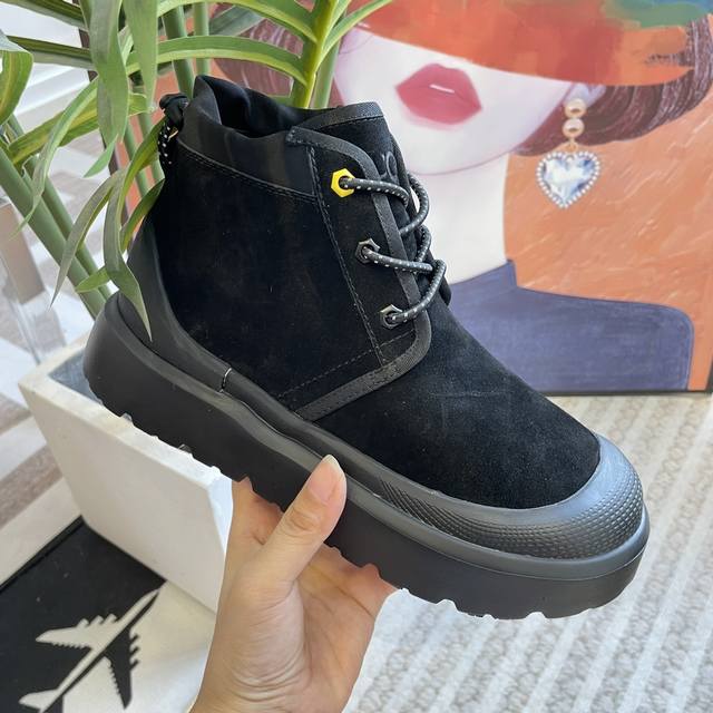 冲量价: Ugg Tasman Weather Hybrid一脚蹬雪地靴 王一博同款经典tasman鞋型之上加入大橘底机能撞色设计环保防水防雪材质兼具时髦与功能