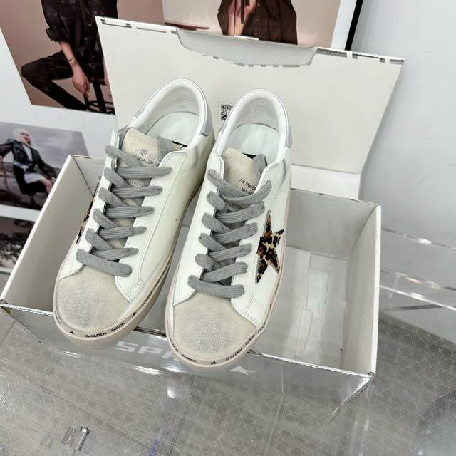 高版本 厚底hi Star Y版材料定制皮胚皮色，内里定制原版毛巾料，边条定制 Y版手感硬 ，纯定制 ！ 纯定制 ！ 对版的材料全部都要定制 独家双层垫芯看图