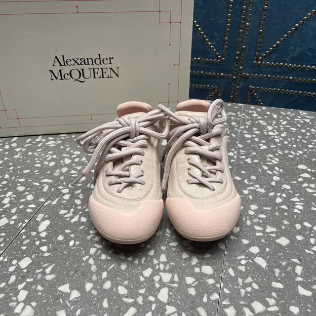 Alexander Mcqueen 亚历山大 麦昆 最新 Flexion系列情侣款复古休闲运动鞋轻便跑步鞋小白鞋 原版购入开发 做货 这款flexion Off
