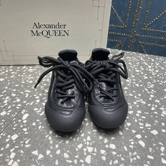 Alexander Mcqueen 亚历山大 麦昆 最新 Flexion系列情侣款复古休闲运动鞋轻便跑步鞋小白鞋 原版购入开发 做货 这款flexion Off