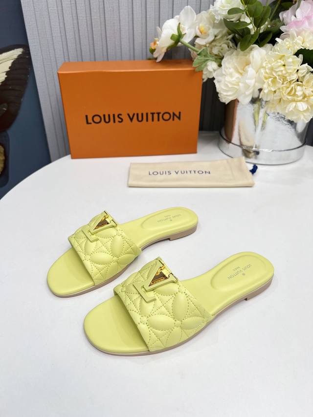 路易威登lv 官网1:1大量现货热卖中码数35–43。平底橡胶 。真皮底+4035。42。43。44订做不退换