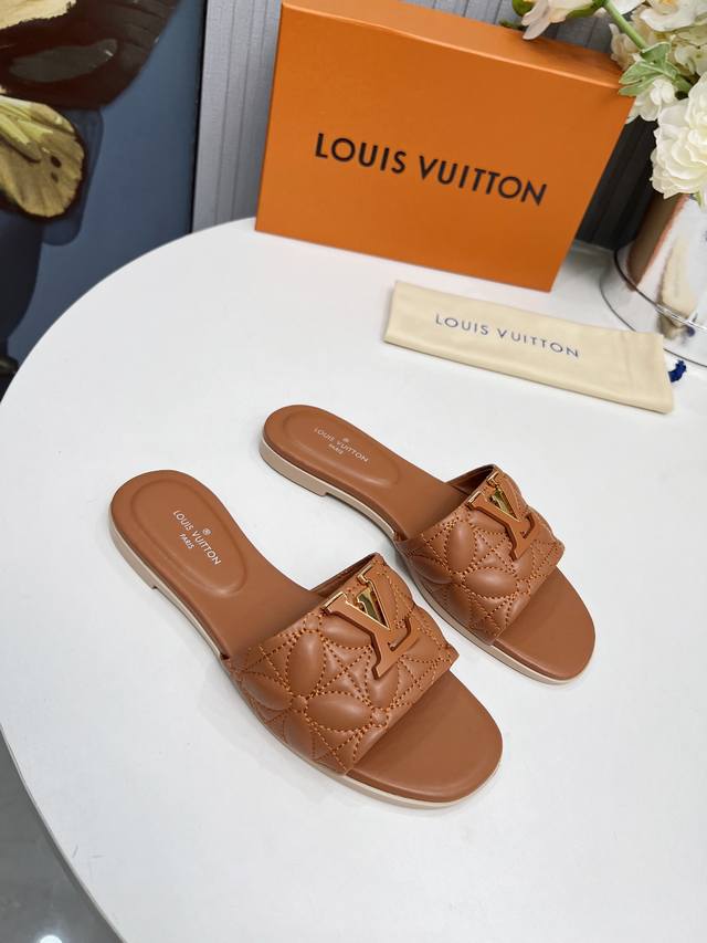 路易威登lv 官网1:1大量现货热卖中码数35–43。平底橡胶 。真皮底+4035。42。43。44订做不退换