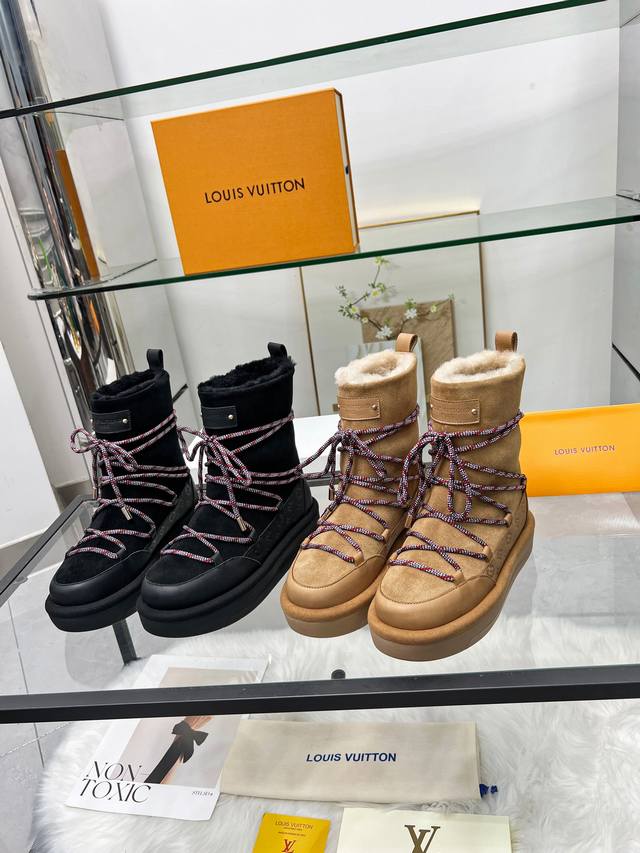 Louis Vuitton 路易威登 Lv 新款专柜同步毛毛雪地靴爆发售，鞋面意大利进口高丝光绒面牛皮油腊牛皮压花工艺，全羊皮毛一体内里，完全1比1复刻，鞋底：
