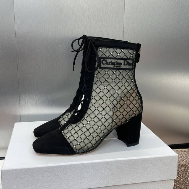 Dior 迪奥 春夏走秀高定系列naughtily-D镶钻女靴 Cd字母logo 藤格纹通体提花刺绣优雅水钻及裸凉靴 明星同款粗跟方头系带流苏罗马后拉链短靴 市