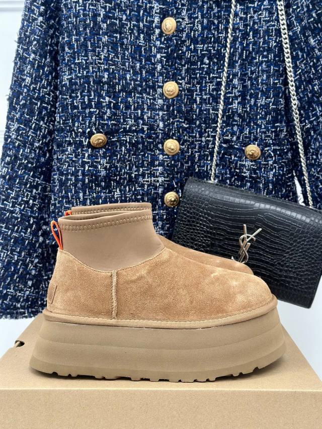 厂价 Ugg 24Ss新品厚底马毛雪地靴 这无法抗拒的新时尚～今年的厚底系列真的是小个子的福音 轻便好穿，要温暖更要大长腿！显的腿超长，休闲又时髦，踩上去像掉进