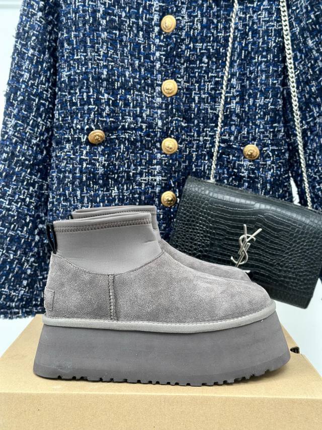 厂价 Ugg 24Ss新品厚底马毛雪地靴 这无法抗拒的新时尚～今年的厚底系列真的是小个子的福音 轻便好穿，要温暖更要大长腿！显的腿超长，休闲又时髦，踩上去像掉进
