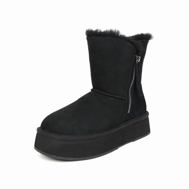 冬新款真皮羊毛雪地靴女皮毛一体中筒加绒加厚防滑雪地大棉鞋 保暖防水防雪材质兼具时髦与功能属性.使用优选材质，皮毛一体表面更温暖透气，外底升级成为轻盈耐磨的轻翼科
