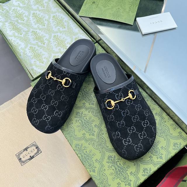 新品gucci男女同款情侣穆勒鞋 包头拖鞋 官网同步，原版一比一复制，最高版本所有材质细节均与yb一致 常年做货。尺码36-47 454647定制不退换 这款拖