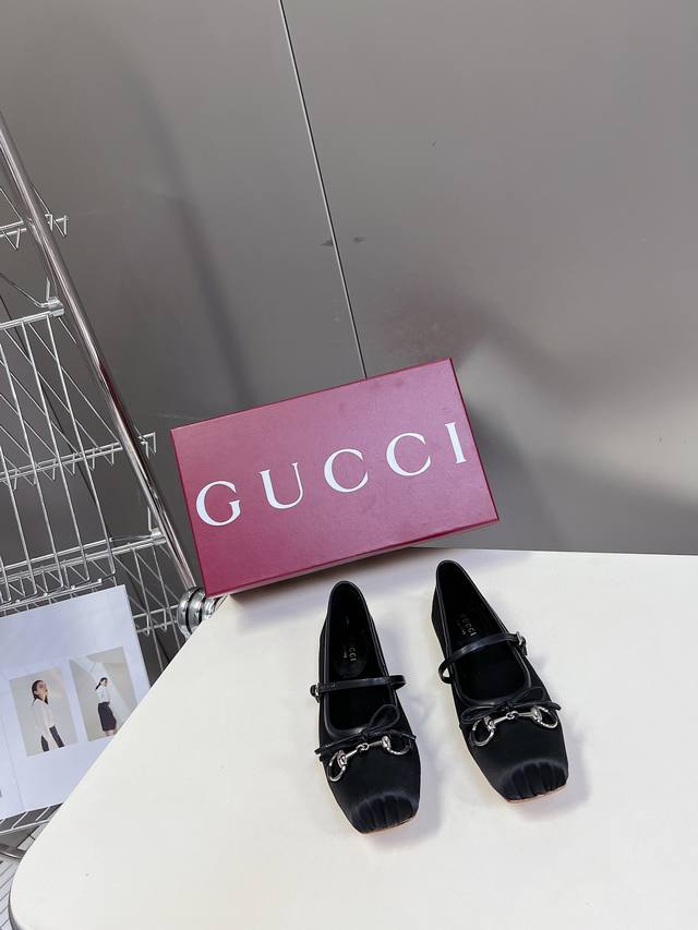 真丝 皮面 Gucci古驰开挂玛丽珍鞋子来啦属于 Sabato的第一个爆款来了！ 24最新款马衔扣扣显玛丽珍单鞋法式复古感好迷人一眼就相中 显白又显优雅气质~无