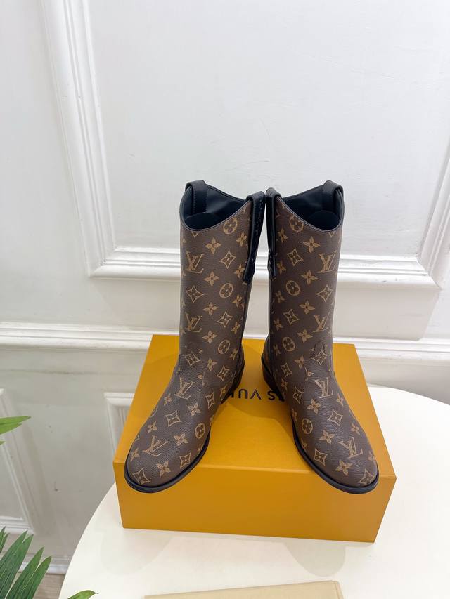 女 男 Lv 路易威登 24 秋冬新品 顶级版本 专柜主打最新款 Lv Rider西部牛仔靴 硬货上新 代购级别！高级感十足！国内外博主刷爆的一款，复古又时髦