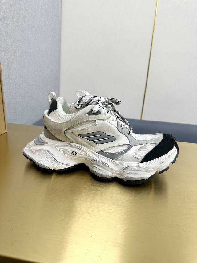 出厂价 Balenciaga巴黎世家 最新款cargo老爹鞋 Cargo系列 情侣款老爹鞋 顶级版本 运动鞋原版购入开发 做货 整体鞋型汲取了两款鞋型的创作思路