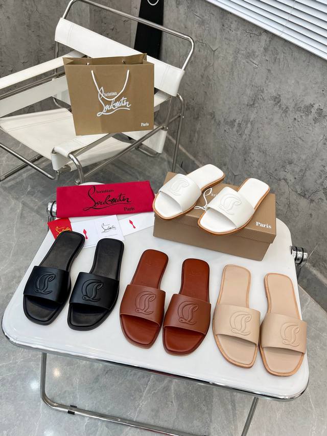 真皮底 橡胶底190顶级版本 代购级④个颜色供选择。 重磅推出 Christian Louboutin Cl 标识设计 红底鞋最新走秀款 简称cl 红底鞋 T台