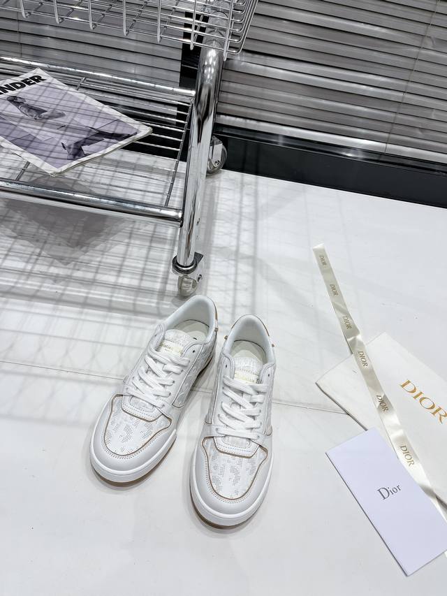 男+10 顶级版本 Dior迪奥23Ss One系列 小白鞋 情侣款 休闲 运动鞋 板鞋 原版购入开发 做货 本季新款 Dior One 运动鞋时尚现代，彰显