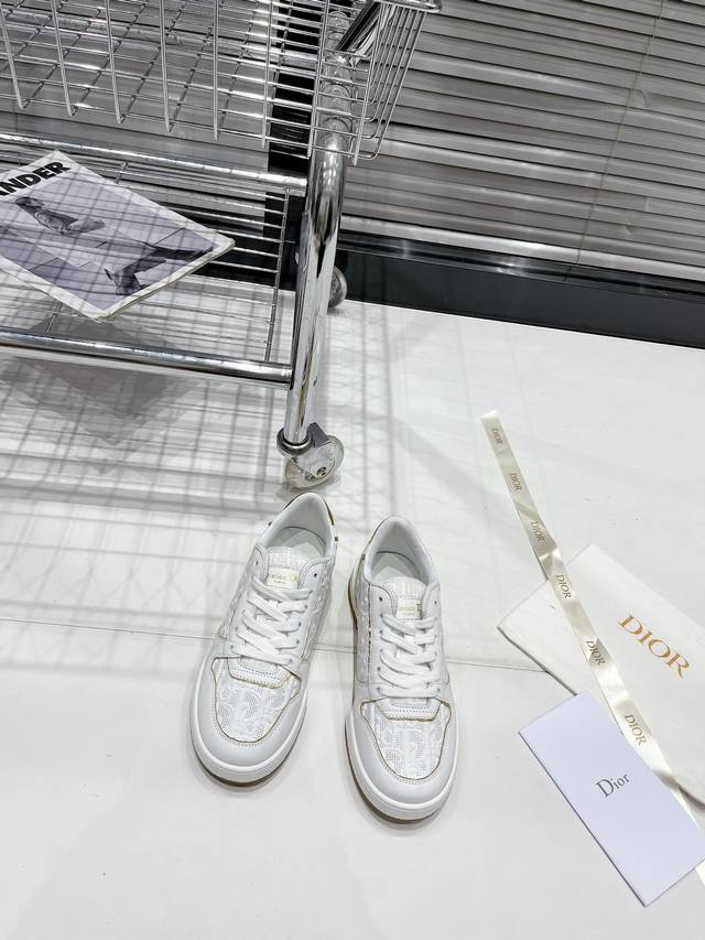 男+10 顶级版本 Dior迪奥23Ss One系列 小白鞋 情侣款 休闲 运动鞋 板鞋 原版购入开发 做货 本季新款 Dior One 运动鞋时尚现代，彰显