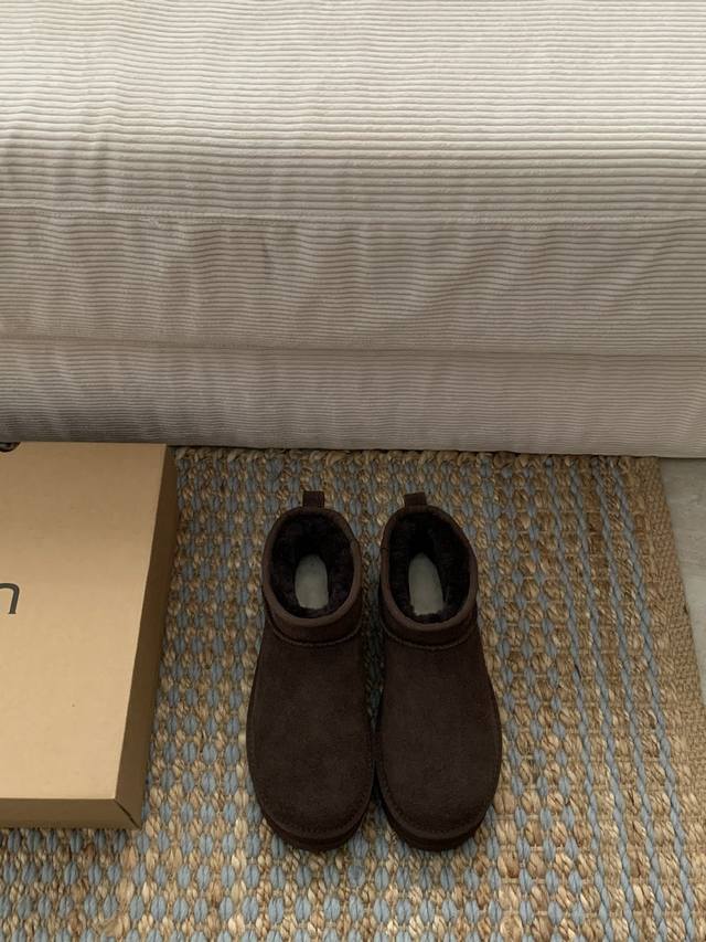 巧色细节羚羊棕细节工厂价 Ugg迷你3Cm厚底 周冬雨同款 王炸版本. 第一批必须必须是最好的 休闲经典迷你短靴舒适短筒靴 采用隆丰皮毛一体 版本升级面料加厚
