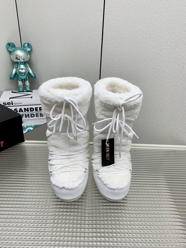 出厂 高版本 Moon Boot Vs秋冬最新款雪地靴系列 丑萌雪地短靴 忘了ugg吧，时髦人都在穿moon Boot雪地靴 如果你难以接受ugg的复兴 那现在