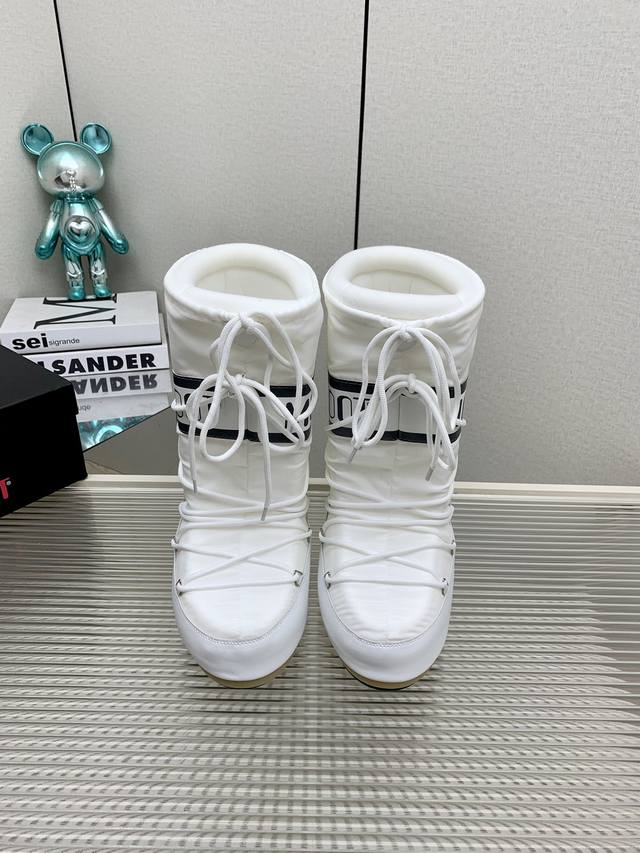 出厂 高版本 Moon Boot Vs秋冬最新款雪地靴系列 丑萌雪地短靴 忘了ugg吧，时髦人都在穿moon Boot雪地靴 如果你难以接受ugg的复兴 那现在