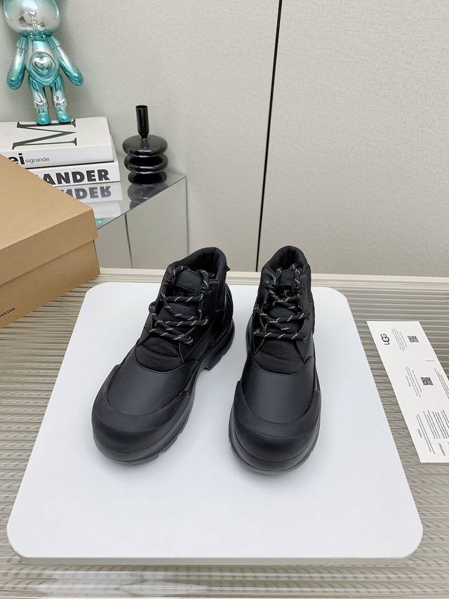 出厂 高版本 Ugg经典雪地靴系列，高帮系带短靴 防水保暖 时尚潮流，百搭，保暖又舒适，不畏严寒 大底：原版大底 码数：35-41码