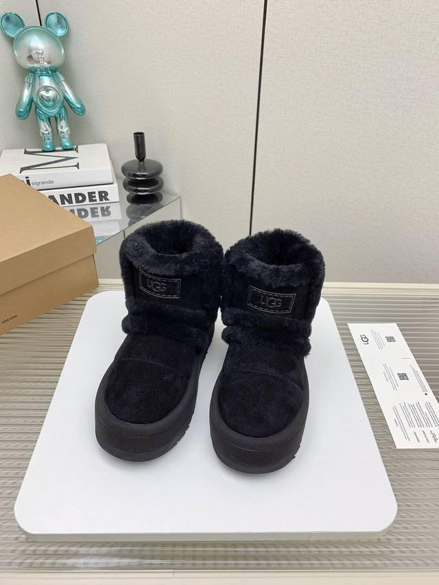 出厂 高版本 Ugg经典雪地靴系列，羊皮毛一体 时尚潮流，百搭，保暖又舒适， 不畏严寒 羊毛 大底：原版大底 码数：35-41码