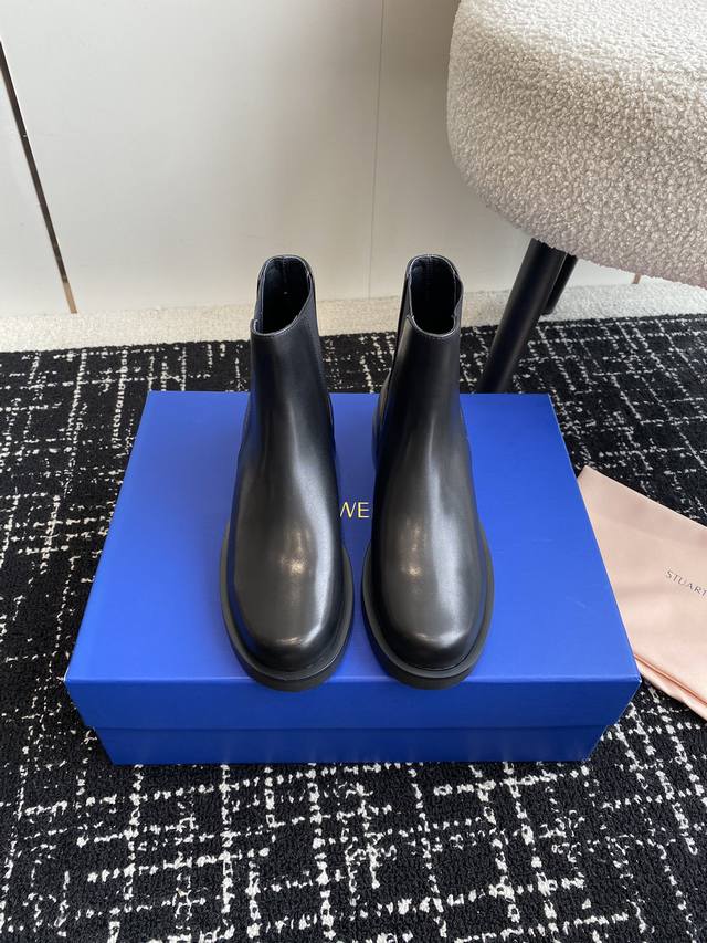 代购级绒面 小牛皮 Stuartweitzman Fw24Ss New Arrival～杨紫大姐姐同款 一脚蹬 松紧 机车靴 短靴 Sw新款厚底马丁靴百搭实穿，
