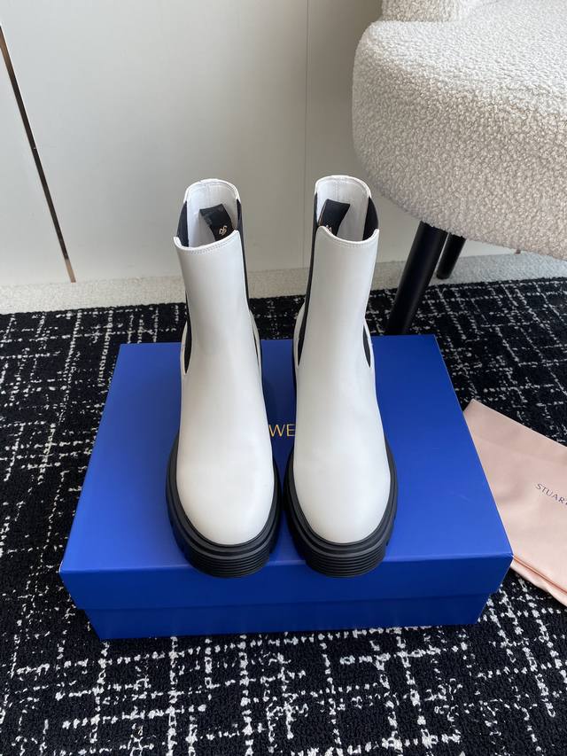 代购级 Stuartweitzman Fw24Ss New Arrival～杨紫大姐姐同款 一脚蹬 松紧 机车靴 短靴 Sw新款厚底马丁靴百搭实穿，可盐可甜的单