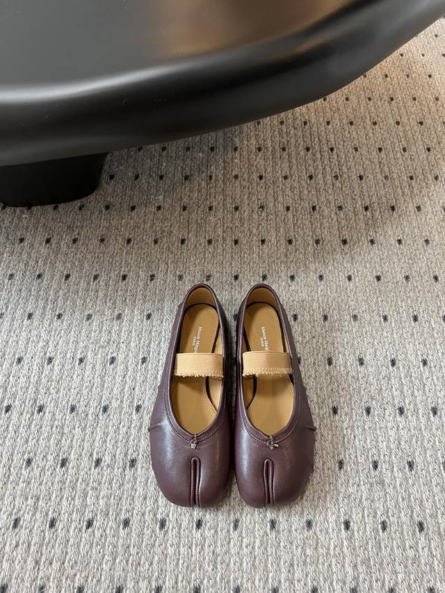 代购级版 出厂 专柜最新maison Margiela Mm6马吉拉 皱褶分趾鞋 Tabi分趾芭蕾舞鞋 涂鸦 意产植鞣羊皮！真正的原版大底！可以暴走的程度而且新