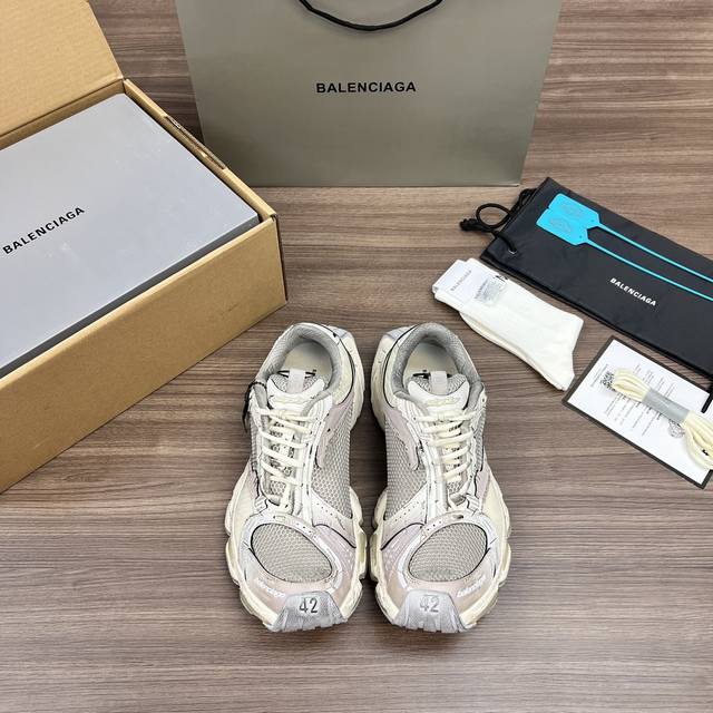 顶级版本balenciaga Stapler巴黎世家十四代又名订书机款！ 24Ss春夏系列 官方同步 在延续 Balenciaga Runner 轮廓和复杂鞋面