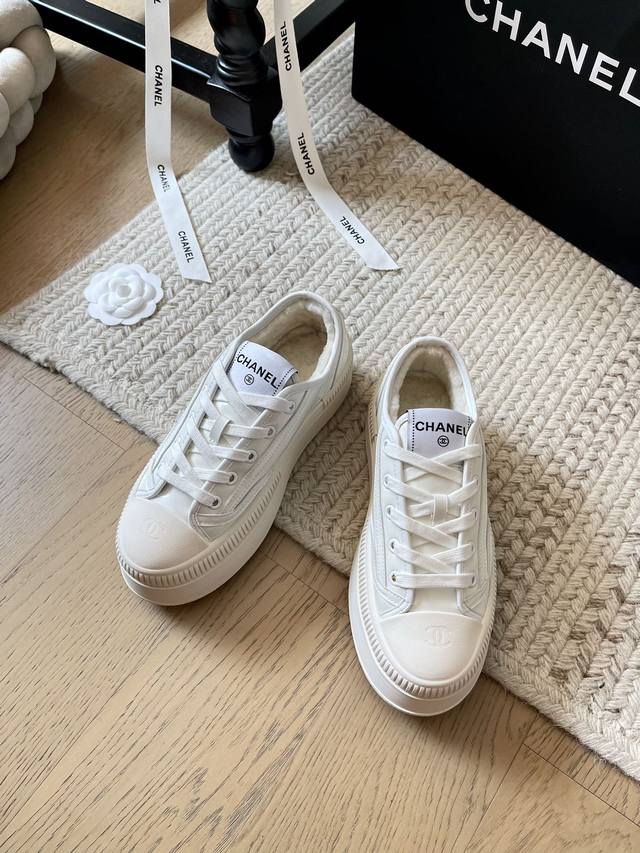 Chanel 24B厚底羊毛饼干小白鞋 顶级版本！ 小个子福音 上脚秒变170 非常百搭好看！鞋面原版透气面料 内里真羊毛 原版防滑大底！ 5Cm增高 码数：3