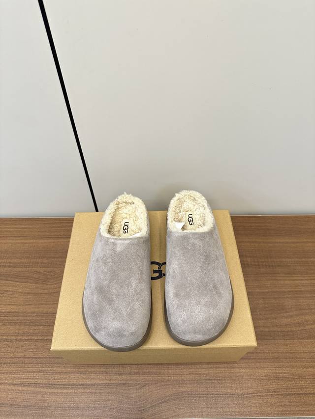 Ugg 新款秋冬卷毛小土豆穆勒鞋 雪地拖鞋 慵懒随性的代表 版型与品质是市场独一无二的 款式真的很高级 这下真的狠狠入坑了～ 材质：牛反毛面料，羊卷毛内里，原版