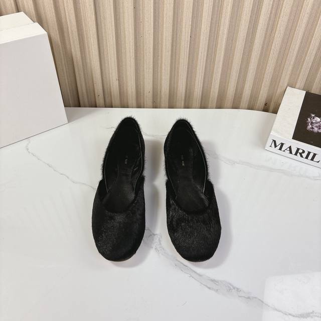 The Row 新款小众法式玛丽珍单鞋乐福鞋单鞋女真皮玛丽珍单鞋这双简直就是年度梦中年度必入高级感从里到外散发了 一定要入 面料：原版进口马毛 羊京 内里：进口
