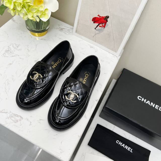 官网同步高版本更新，Chanel 香奈儿早春新款顶级秋鞋单鞋系列__________________ 春季香家必备爆款，女神系列，拥有香家特色优雅名媛气质，超级