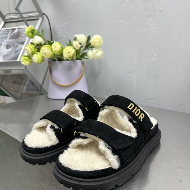 独家出毛里拖鞋 凉鞋 迪奥 Dior 春夏走秀新款 Ract 磨术贴厚底休闲女鞋 品牌字母logo五金扣 露趾凉鞋 明星同款金色gradient Butterf